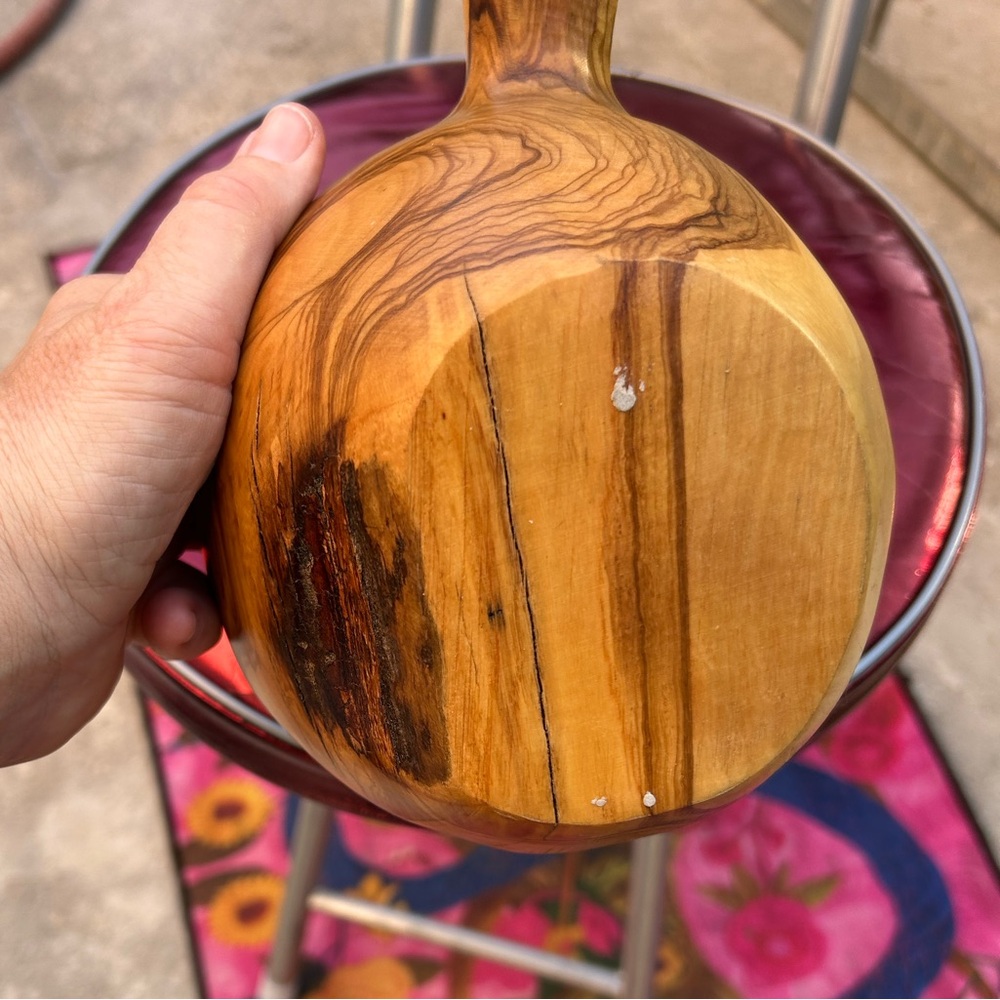 Hand carved wood bowl with handle handmade - Picture 5 of 12